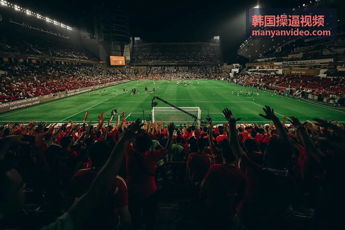 韩国操逼视频剧情长片《首尔十点的酒吧》封面